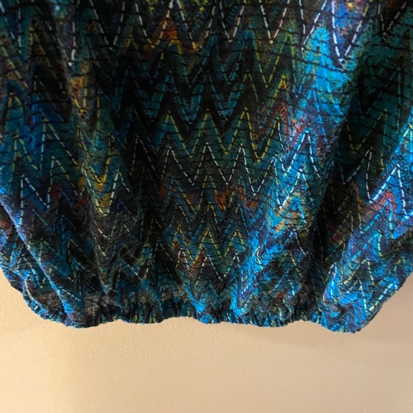 Blue-green top with ruffled front and accent straps size medium - Picture 4 of 9